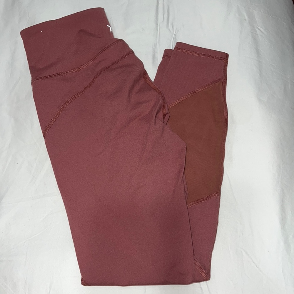 Old Navy Elevate Leggings with Mesh Details Size Small